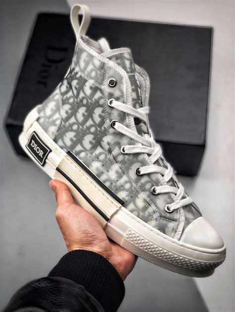 chucks von dior